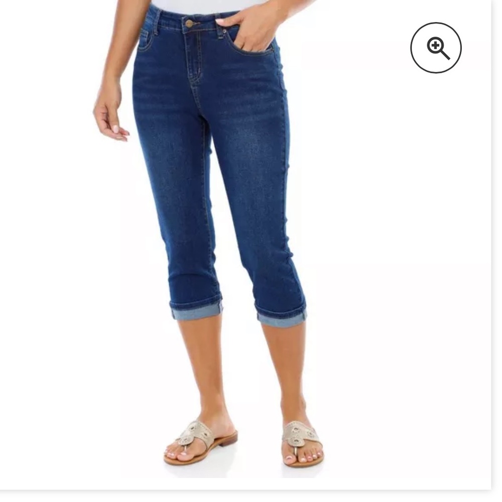 NWT New Directions Mid Rise Capri Blue denim size 4P comfort, stretch fabric